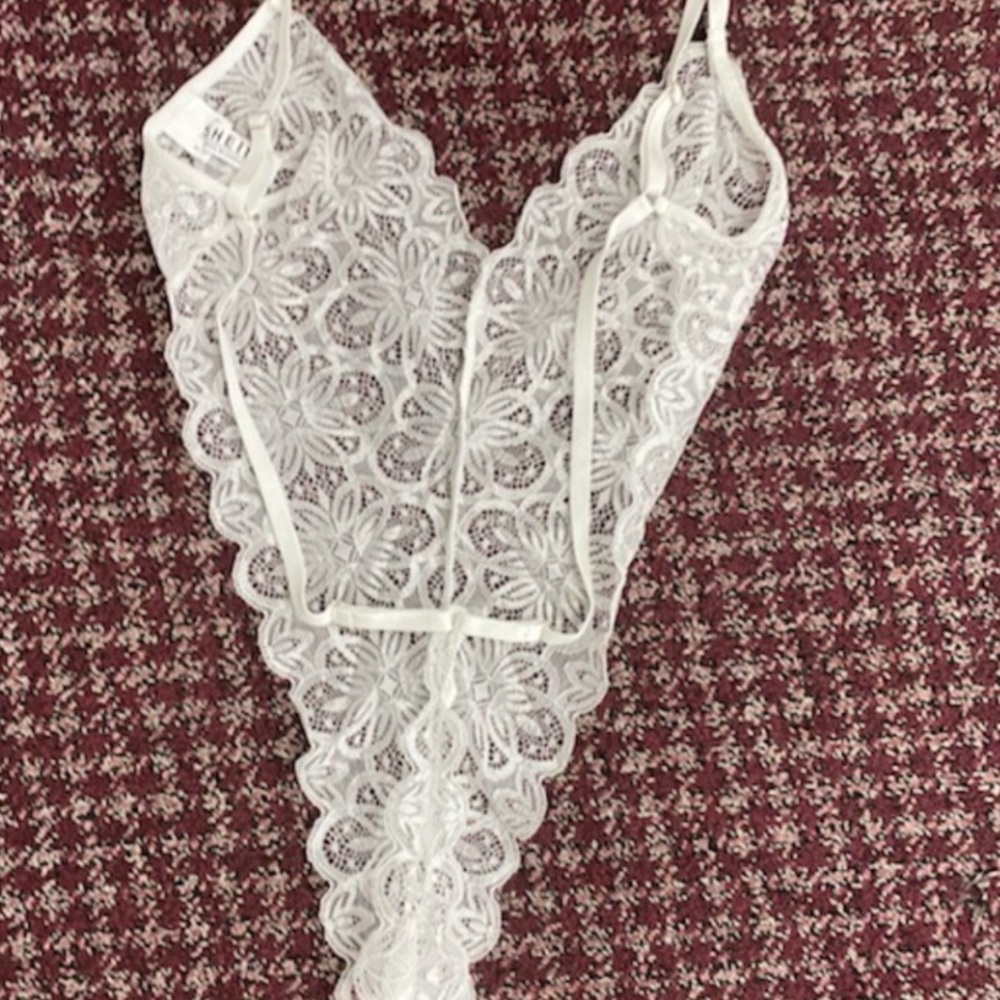 Beautiful Satin Smooth Lace and Meshed Skirt - Picture 5 of 8